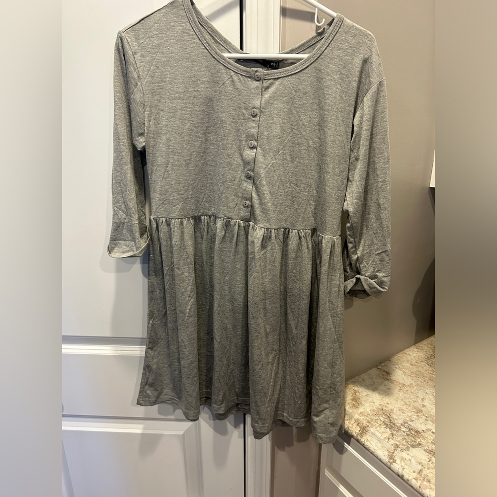 Women’s Doe and Rae Dress Open Back Gray Small NWT